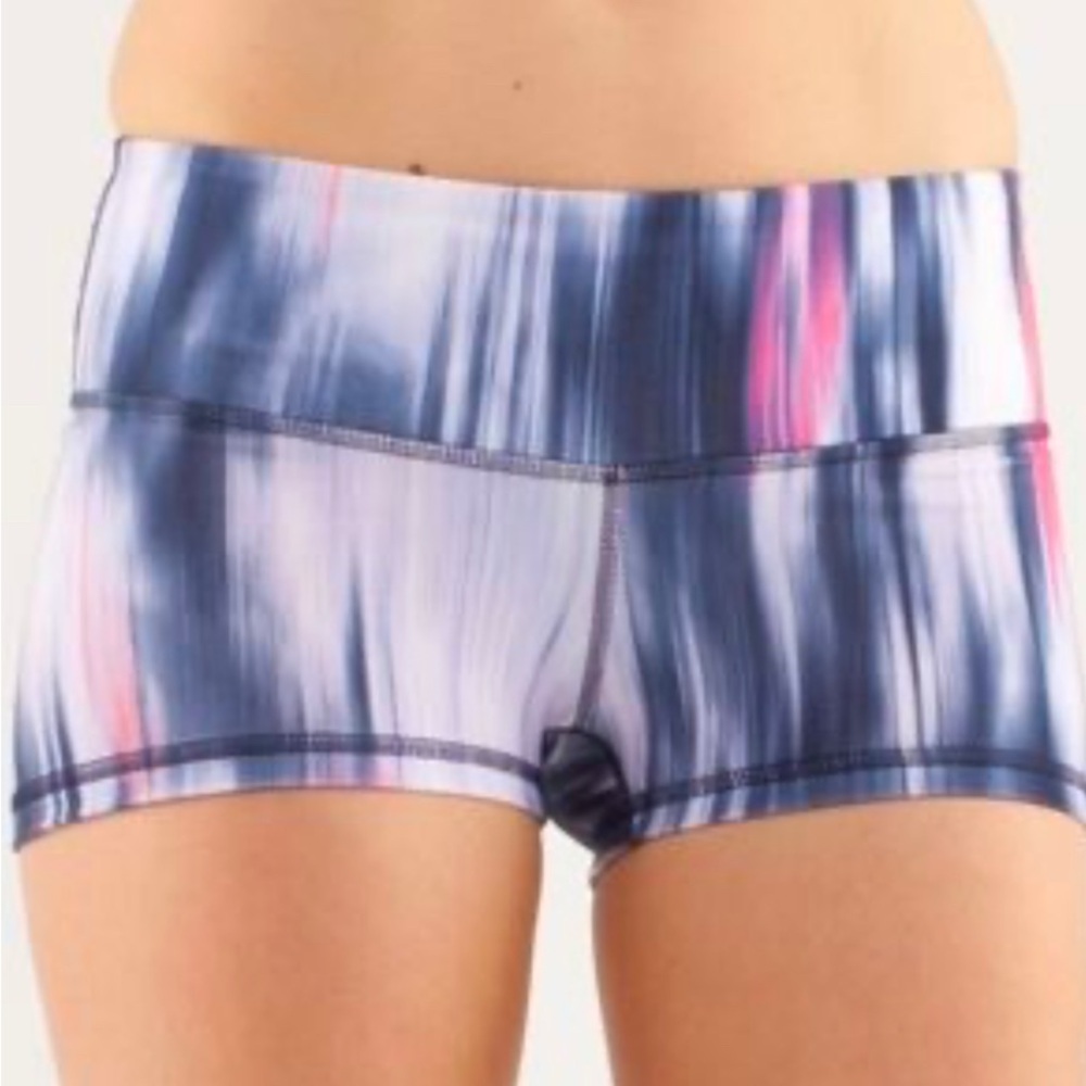 Lululemon Boogie Short Mirage Deep Indigo / White size 6